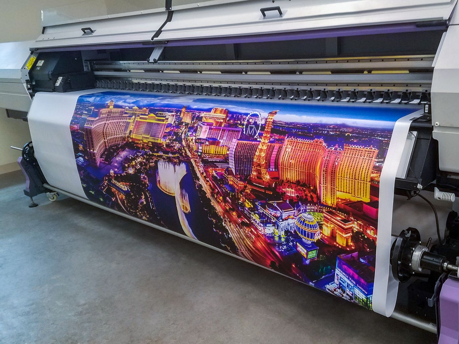 Large format vinyl banner printing process | Front Signs